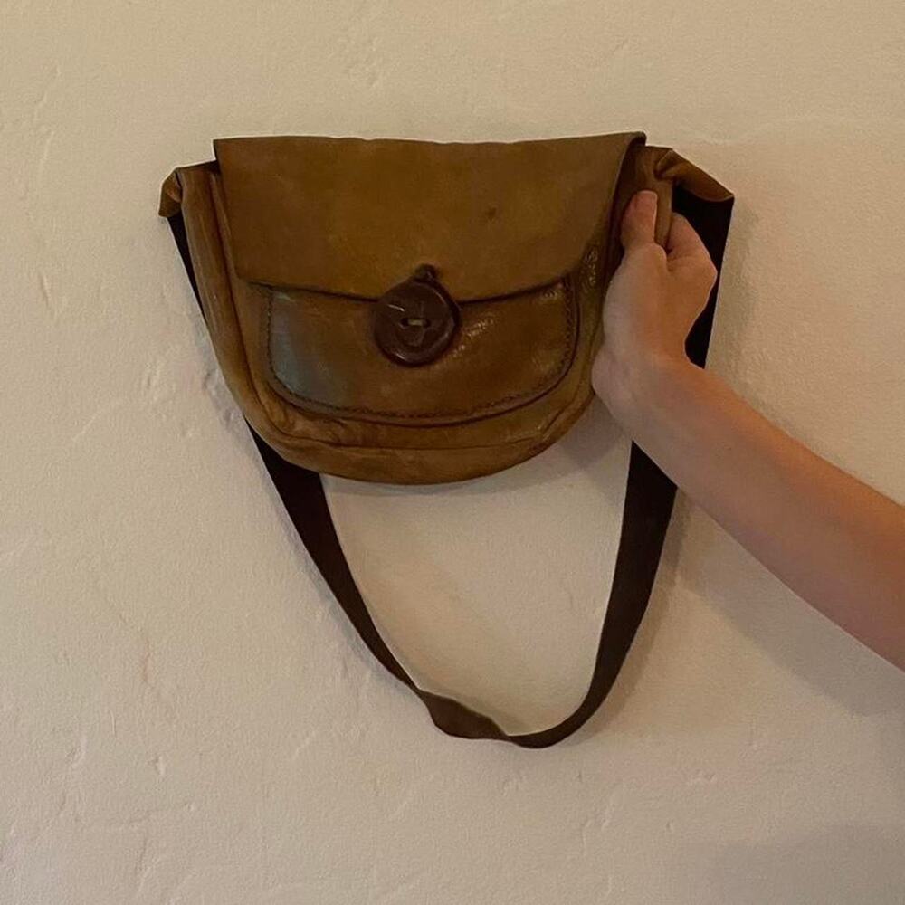 Brown leather shoulder bag